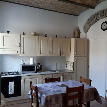 Al Ponte Vecchio Lägenhet Dolceacqua Exteriör bild