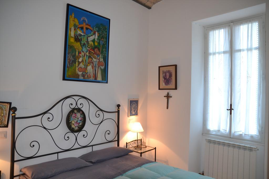 Al Ponte Vecchio Lägenhet Dolceacqua Exteriör bild