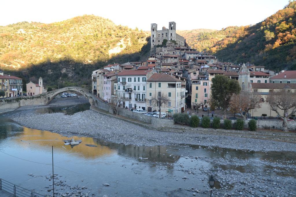 Al Ponte Vecchio Lägenhet Dolceacqua Exteriör bild