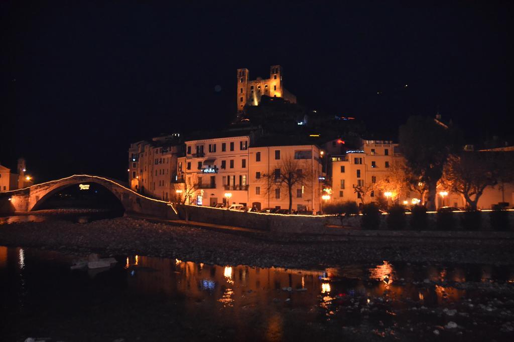 Al Ponte Vecchio Lägenhet Dolceacqua Exteriör bild